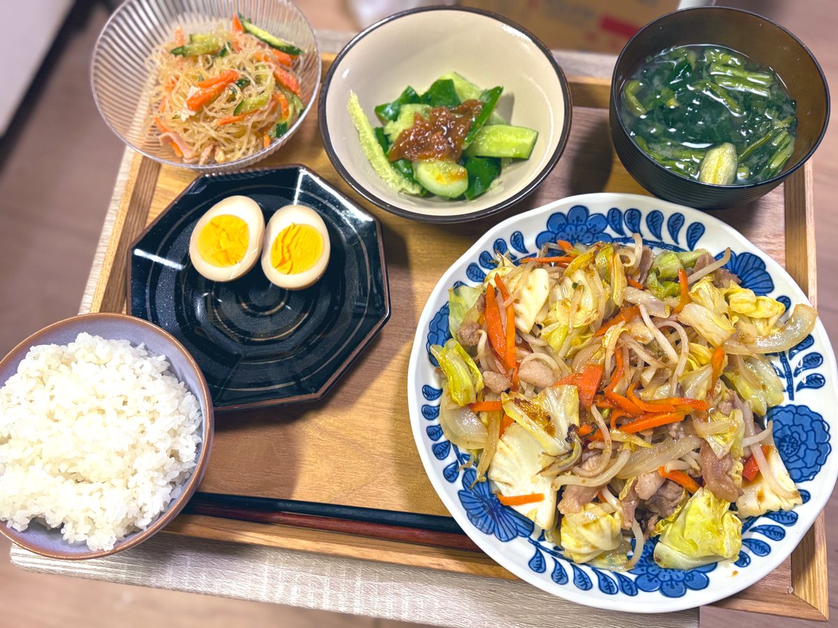 ガッツリ食べたいと言われたので
今夜は焼肉定食〜🍖