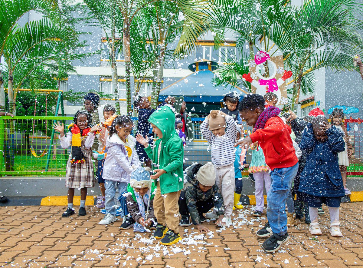 horizon_uganda's tweet photo. If you could bring any weather element into a classroom, what would it be? 

Our Early Years learners started their weather and seasons theme today with a special focus on all things Winter! We brought the lesson to life with a "real feel" snow simulation that had the little ones laughing and exploring through play.🌨️😆

#ChooseHorizon | #CambridgeEarlyYears