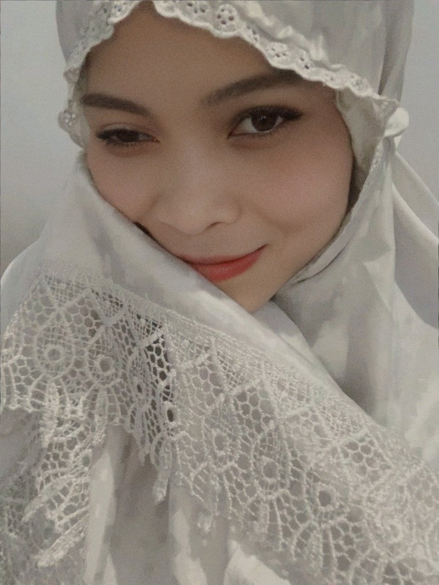 LuluMaknunaPlatE tweet media
