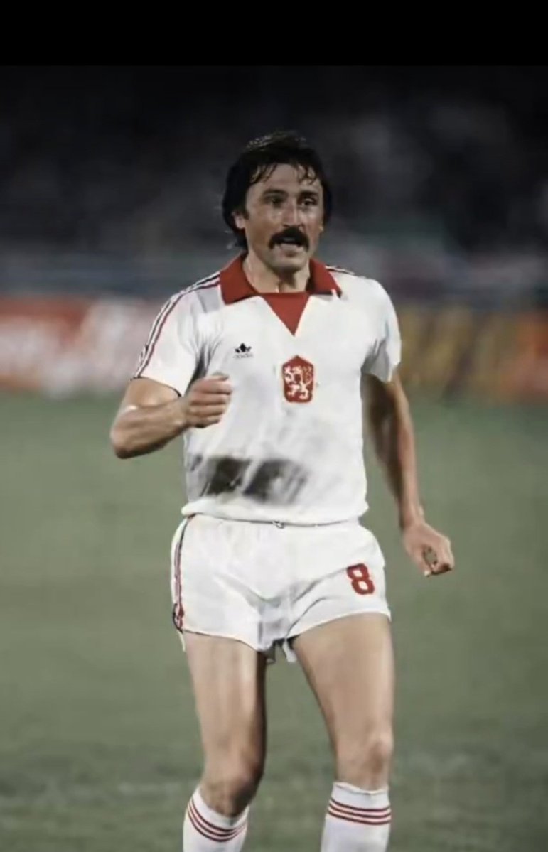 El Vuelo del Fénix tweet media