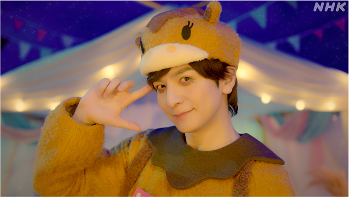 sukusuku_com's tweet photo. 生田斗真さんが演じる「みいつけた！」の人気キャラクター“らくだしさん”が、番組エンディング曲を初めて担当することになりました！新曲「ラクダ・カタブラ」✨

「今日はちょっとひと休みしたいな」そんな瞬間に寄り添ってくれる、癒やしあふれる1曲です🎵
らくだしさんがキュートに歌って踊る映像にも注目してください👀❤️
https://t.co/RlyzPTG7G0
#みいつけた #らくだしさん #生田斗真 #レキシ #池田貴史 #ラクダ・カタブラ