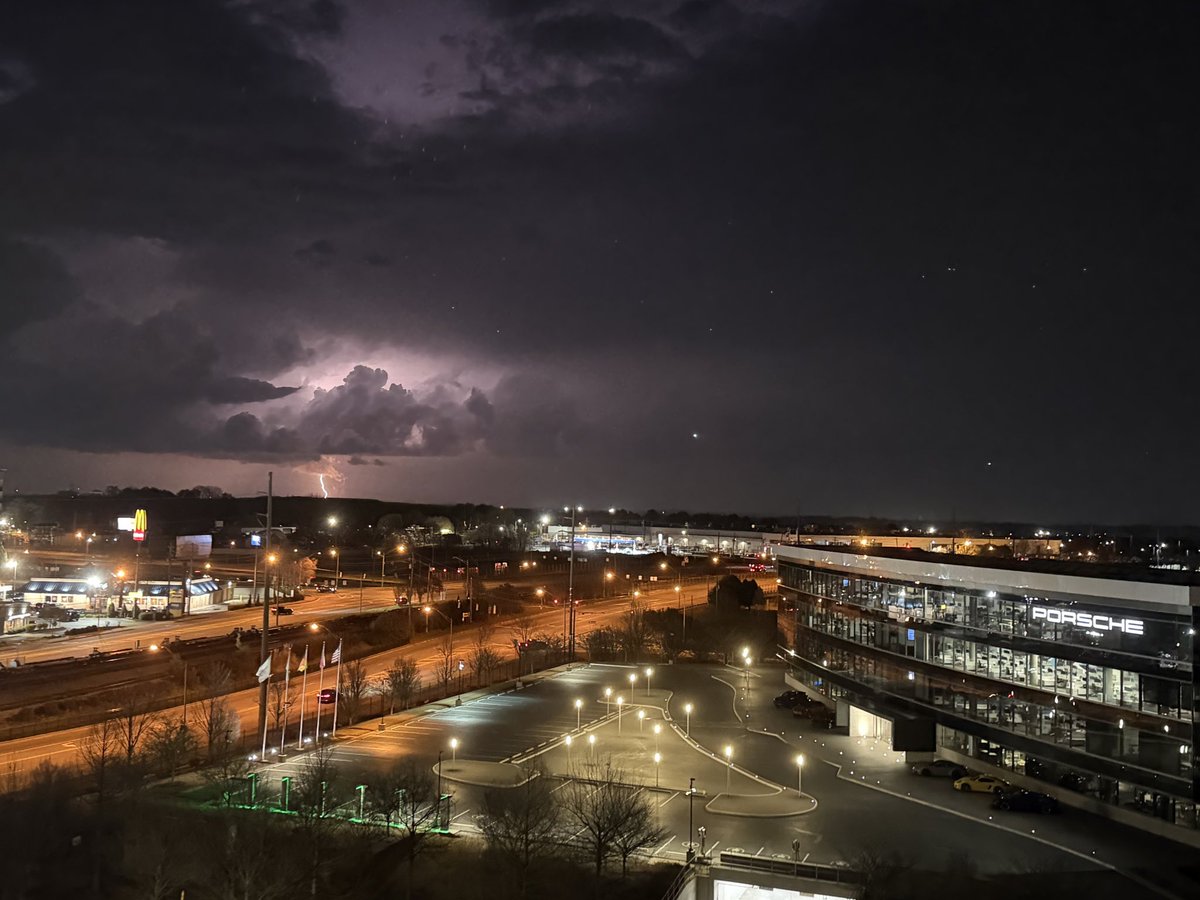 Taylor! 🦊🎀 🔜 Furg tweet media