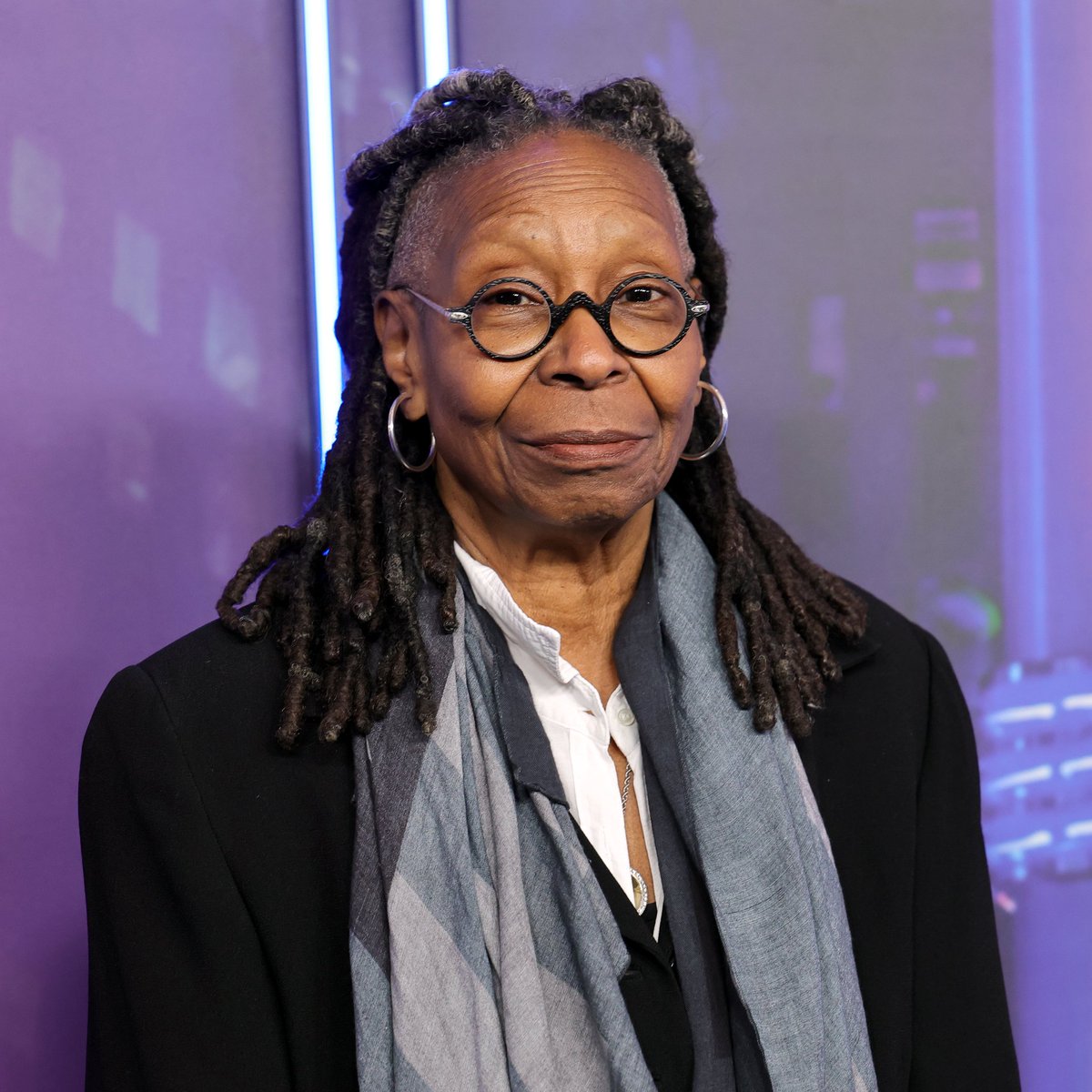 TheePopCore's tweet photo. Whoopi Goldberg calls out Timothée  Chalamet for dissing opera and ballet: 

“You come from a dance family, so when you crap on somebody else’s art form, it doesn’t feel good. You probably didn’t realize until you said, ‘Oh, I’m in trouble,’ but then you compounded it and said, ’14 cents.’ No, when people get mad, it’ll be a lot more than 14 cents, so be careful. I’m just saying. Be careful, boy. He is a boy to me. No disrespect. Really, don’t apologize when you’ve insulted. It doesn’t sound right. You can’t say, ‘Oh, this is dumb, no disrespect.’ That’s absolute disrespect.”