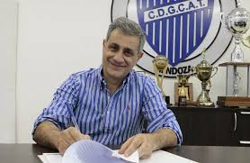 #Ovación90 al aire José Mansur Pte. <a href="/ClubGodoyCruz/">Club Godoy Cruz</a> Hasta mañana tenemos tiempo de hacer el descargo por los incidentes del último partido. Los antecedentes pesan mucho en nuestra contra. La gente tiene que entender que hay que apoyar si queremos un Club grande <a href="/radionihuil/">Radio Nihuil</a>