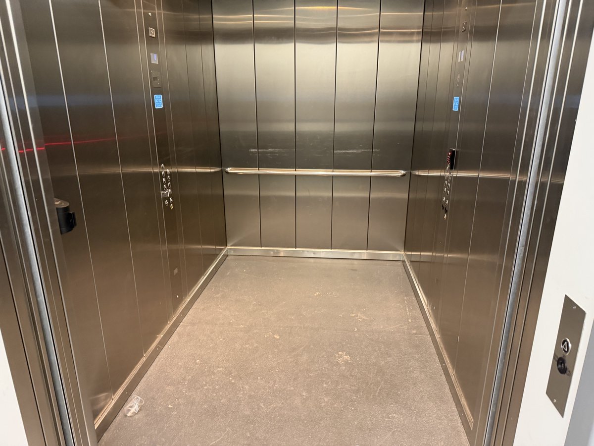 solo16uk's tweet photo. Our job starts way before the event. Today in #London reccing a venue for a regular client. #broadcast #LondonLiveStreaming #webcast #TownHall https://t.co/SPreVQyyTp