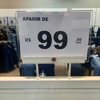 Letreiros e placas (e outras coisas) estranhas tweet media