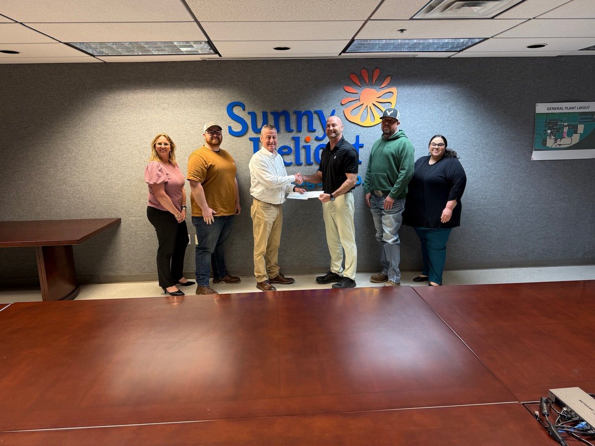 ShermanEDC's tweet image. 🏭 Manufacturing Monday

Harvest Hill Holdings, parent company of Sunny Delight, continues investing in its Sherman facility while maintaining 190+ local jobs and supporting the community.

#ManufacturingMonday #TeamSEDCO #BuildingSherman #econdev