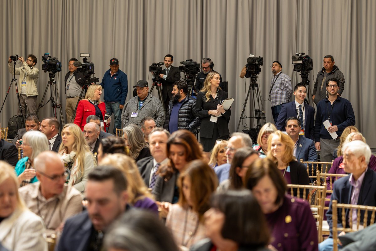 Randle Communications tweet media