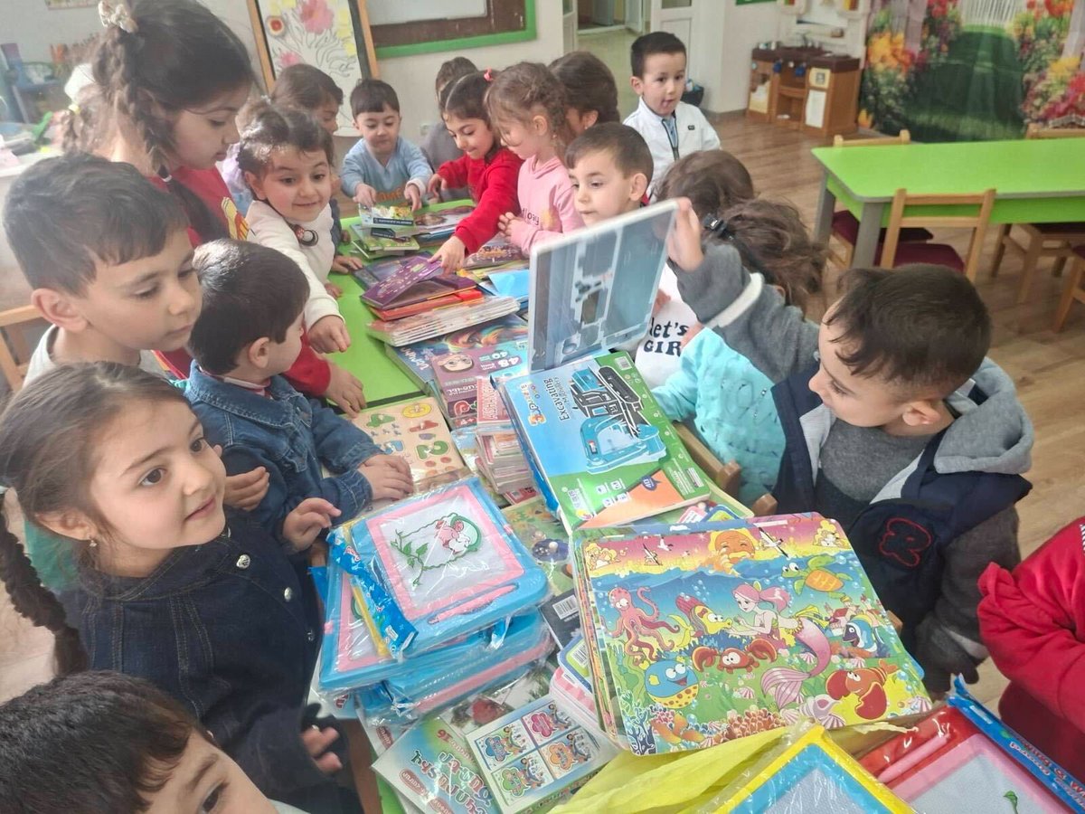 ParosFoundation's tweet photo. Thanks to the generosity of Jean-Marie Attamian, students at Nerkin Karmir Aghbyur Kindergarten now have a new collection of books to enjoy! 

After his visit and supporting of the community, our team was proud to deliver the donated books to the children today. https://t.co/MA3C4tmpLK