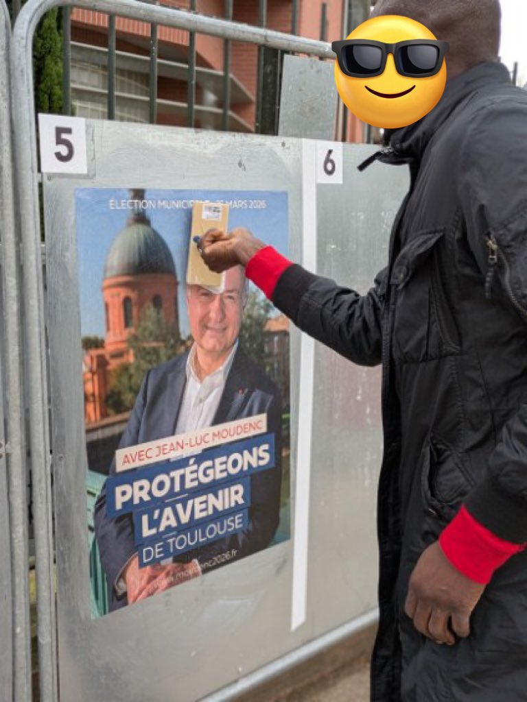 MarouaSylla's tweet image. Sur le terrain, polyvalence et détermination 💪🏼
Collage sur les panneaux officiels 
Après les affiches posées, direction les izards pour le boitage et aller à la rencontre des habitants.
L’engagement, c’est une conviction. 🗳️
@jmoudenc2026 #Municipales2026 #Terrain