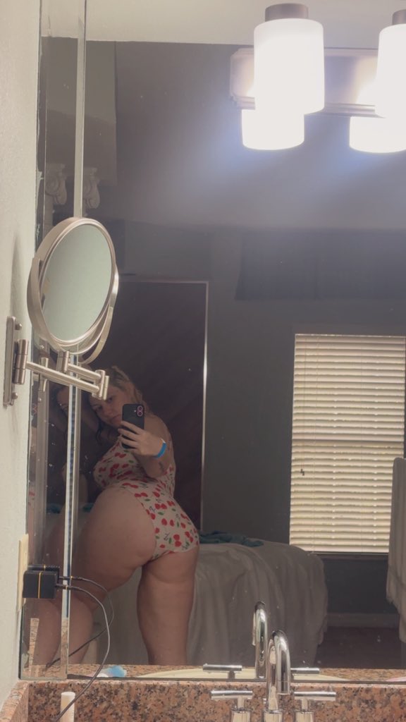 yourprincess210's tweet photo. How do you want me?
#nsfwtwt https://t.co/L0W8HvR7qE