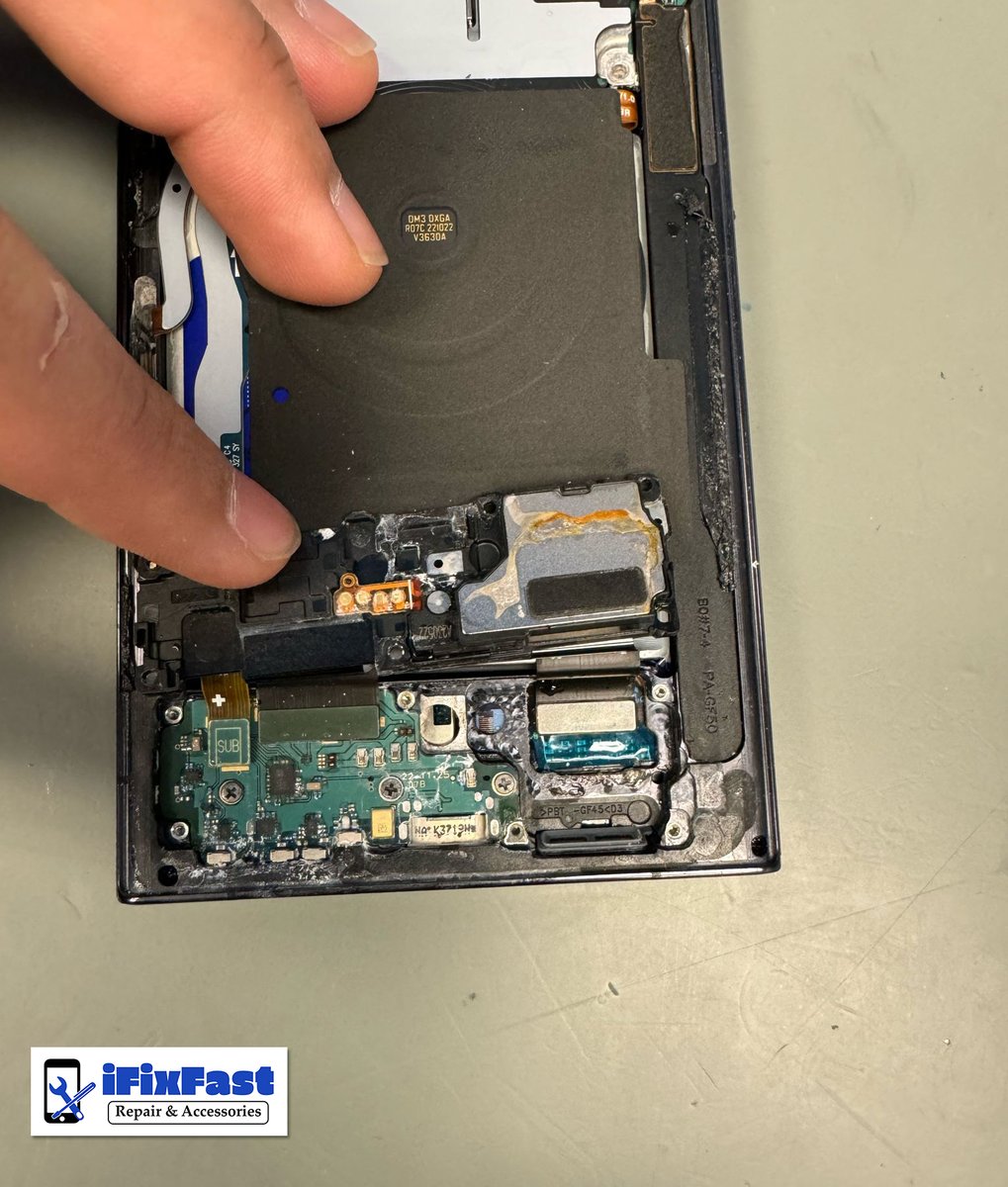 FixRaleigh's tweet photo. Is your #iPhone, #SamsungGalaxy, or Motorola #phone not charging or losing power fast? iFixFast #Raleigh provides quick repairs: screens, #battery replacement, #charging port fixes, #camera repairs, water damage &amp; more. https://t.co/BI30QJs9BV

#Technology #PhoneRepair #RaleighNC https://t.co/UEnsX9UYoE