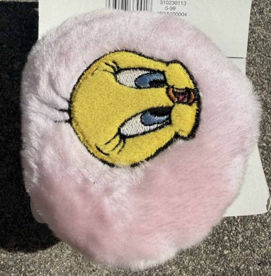 lerdalparker23's tweet photo. Vintage 1999 Looney Tunes Tweety Pink 3M Thinsulate Earmuffs @GregBruhl3 #Earmuffs https://t.co/GYnr4X1UK3