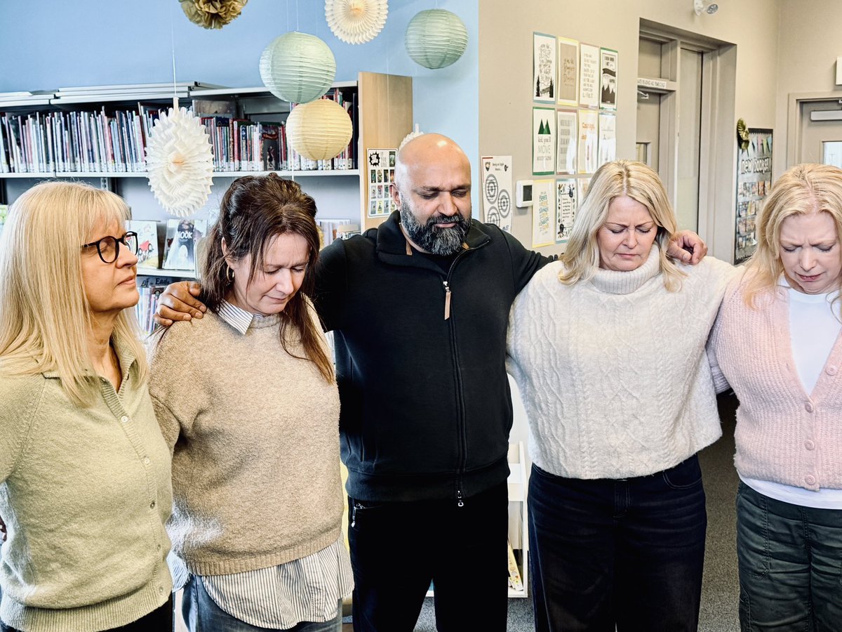 Vijay Manuel tweet media