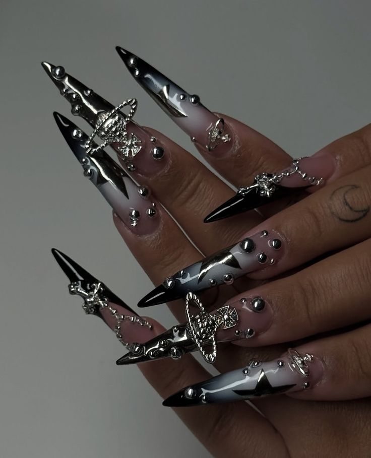 P0KER_FACE0's tweet image. 🥀 High marshal Caleb as Nail aesthetic 🥀