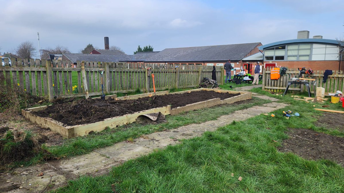 DaneRoydSchool's tweet photo. Ground breaking has officially begun! Thanks to Robertsons Social Impact Team, Jewsons Castleford, Dane Royd staff and a parent who all volunteered today. @juleslhoward look who have already returned! 🐸 https://t.co/TVux6QJoF7