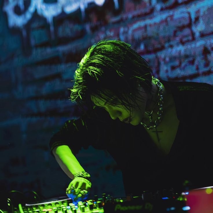 elcapitxn_br's tweet photo. Happy day to you, sir.
May each day bring you even more success in your career as a DJ.
We will be together supporting you  today, tomorrow, and always. 🎧✨💙

#WORLD_DJ_Day
#DJ_ELCAPITXN
#ELdorphinWithELCAPITXN https://t.co/r22Uve8J5N