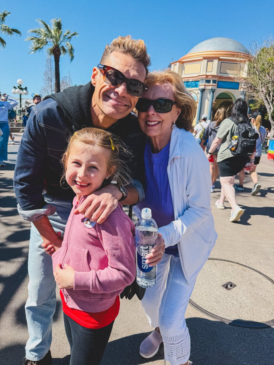 Ryan Seacrest tweet media