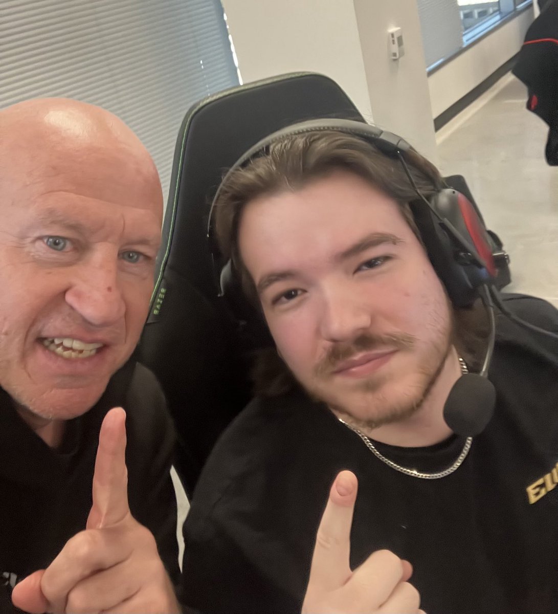 Rob Moore tweet media