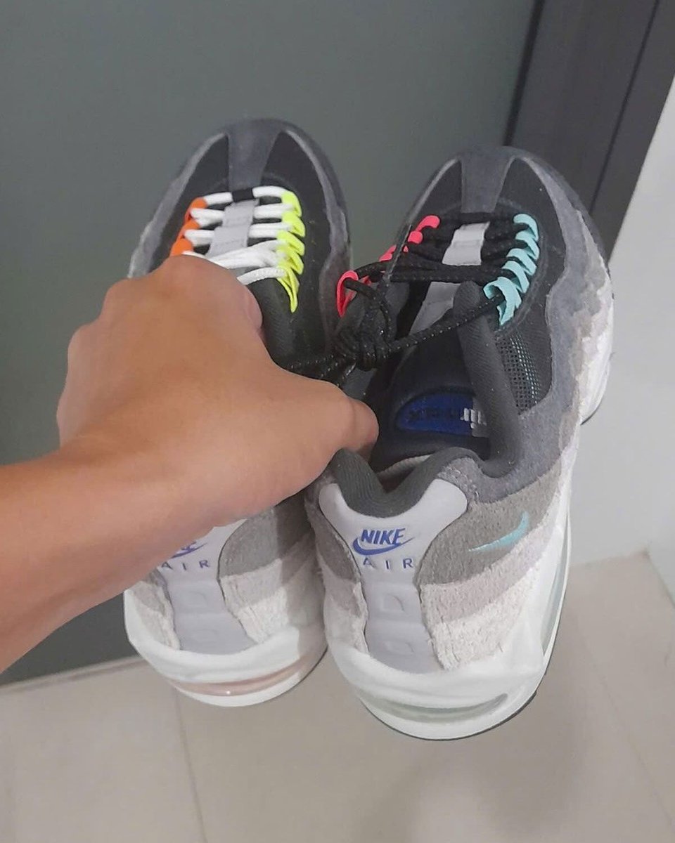SneakerNews tweet picture