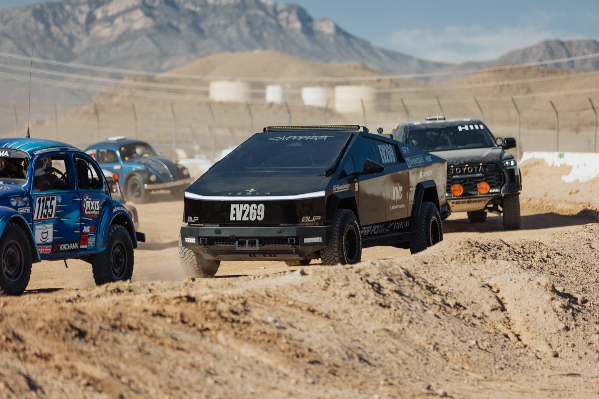 UNPLUGGED PERFORMANCE tweet media