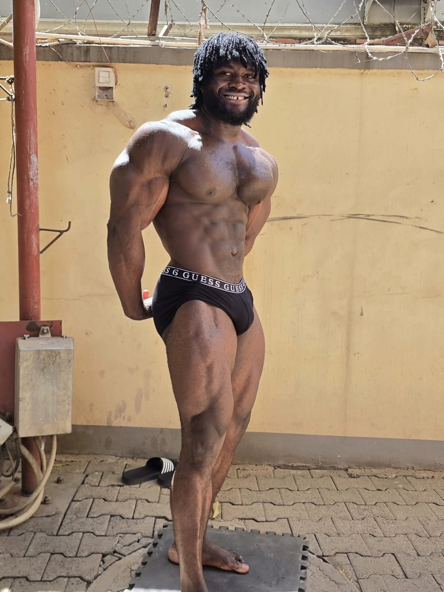 MUSCLE GODS tweet media