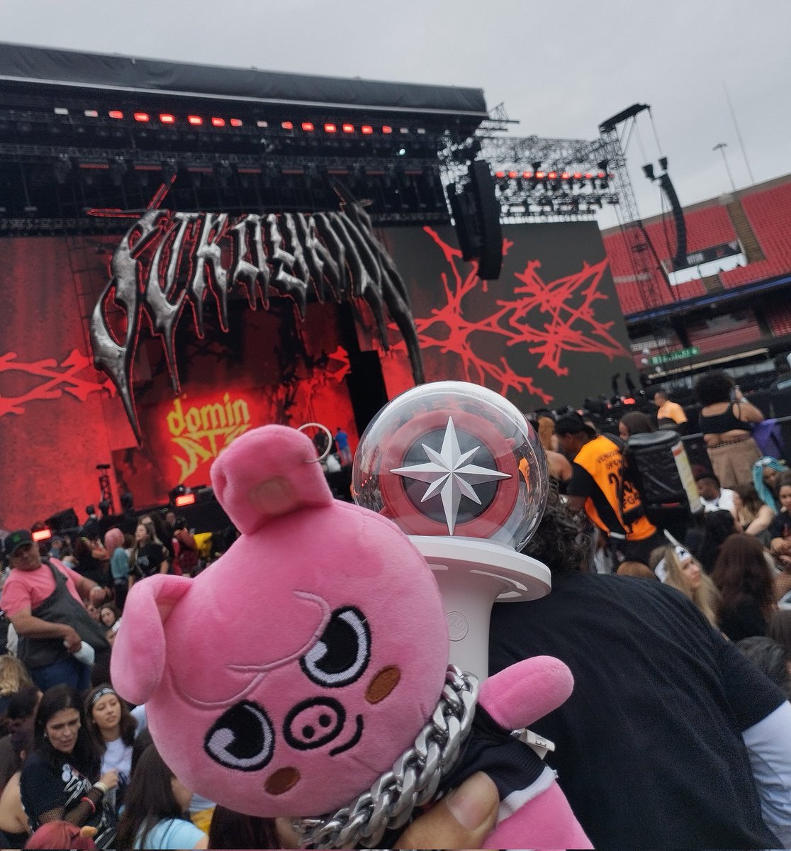 May_collector's tweet photo. @Gusstaxt Tirando show, acho que até hoje foi minha nachimbong ver 2 gastei uns 500 reais nela https://t.co/vVBjHyYYaR