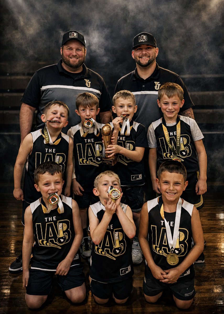 Primetime21BAH's tweet photo. Congrats to this awesome group of ballers on winning their season-ending tournament at Ray-Pec this past weekend! What a season they had—especially down the stretch, finishing 7-1 over the last month. Proud of the hard work and determination this team showed all year long! 🏀👏 https://t.co/h0BrNqPxOZ