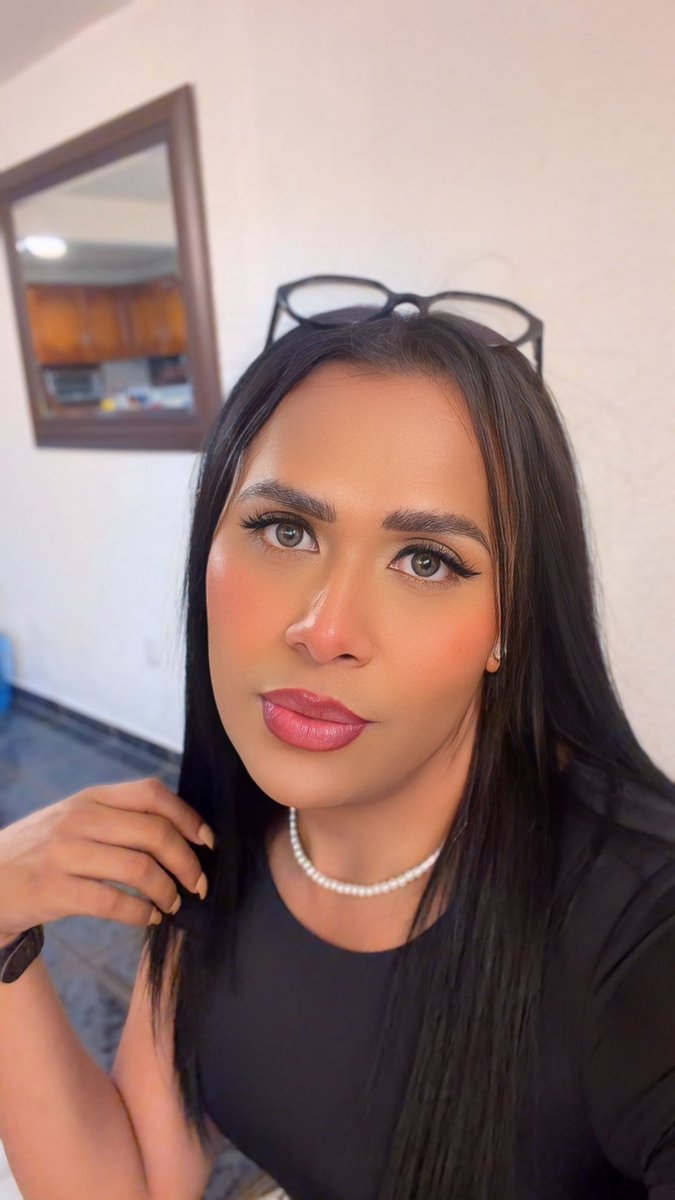 AstridOllivier's tweet photo. 🫰🏽✨Excelente inicio de semana✨ 
👉🏽Trans Girl 🏳️‍⚧️⚧️
♥️CDMX centro 
Ayúdenme con un 🔄RT se los agradeceré mucho …❤️ https://t.co/xSvrX3ewtC
