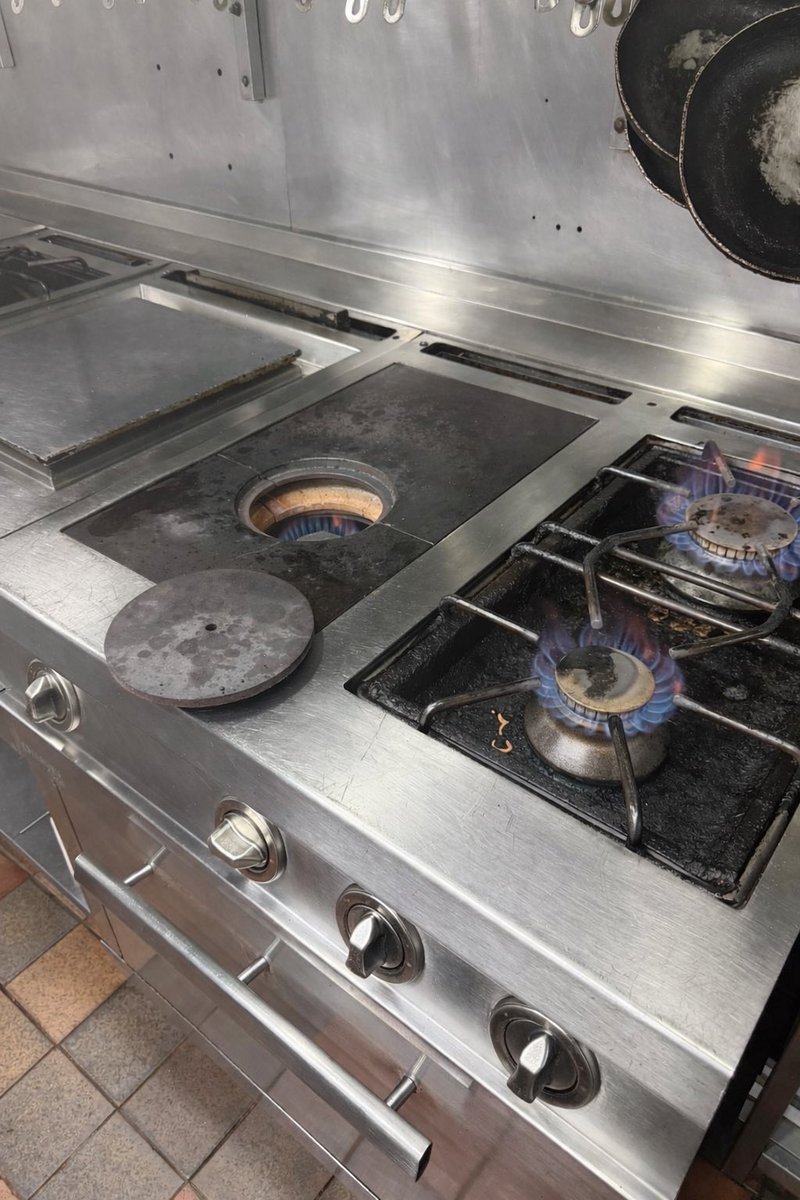 GMSerEng's tweet photo. Keeping ranges in optimum condition 🔥

Charvet One service &amp; CP42 gas certificate issued ✅

Contact our team for all your sales &amp; service:

☎️ 01580 467070
📧 info@gmse.co.uk 
💻 https://t.co/prQGxdSrSx 

#GasSafe #CommercialKitchen #FoodService #CP42 #Engineering #Sales https://t.co/Bhyq0GxiUL