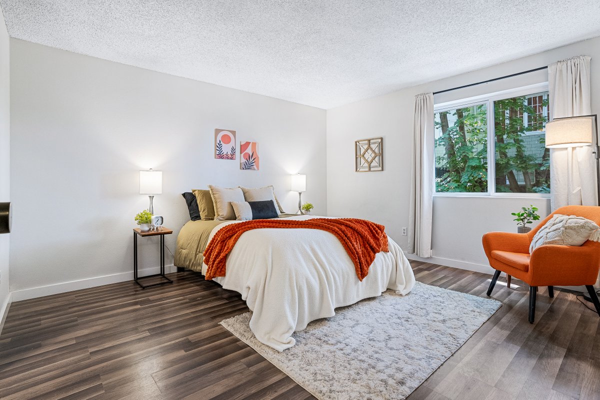evoreal's tweet photo. Enjoy easy, maintenance-free living on the lower South Hill in this remodeled and inviting 2 bed, 2 bath condo. Price reduced to 240K! https://t.co/RFeaMWVBP3 #spokane #spokanecondo https://t.co/XWJbqmmOSc