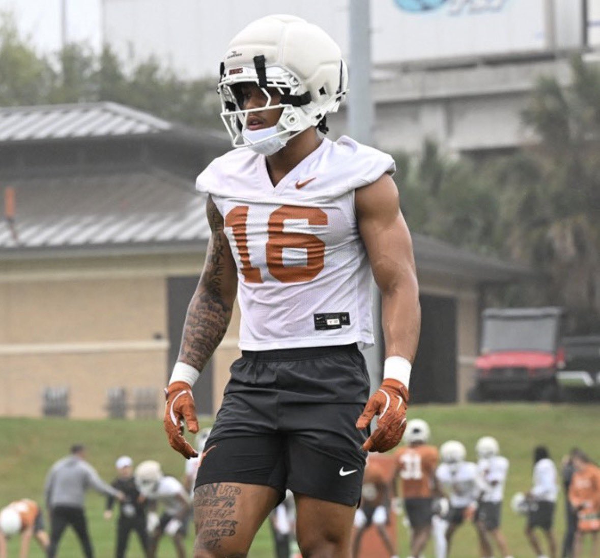 DaytimeCash's tweet photo. They were in the replies telling me this guy wouldn’t be SEC ready 😂😂✋🏽 https://t.co/ywywsANGG2