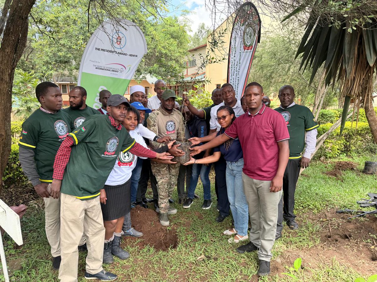 TardaKE's tweet photo. 🌱 16,000 TREES. 32 SCHOOLS. ONE MISSION.

1: We’re still energized from last weekend’s inspiring tree planting event at Mang’u High School where youth, institutions, and partners came together to champion environmental conservation &amp; climate action! #TreeGrowingKE #ClimateAction https://t.co/N0I8Ox3po3