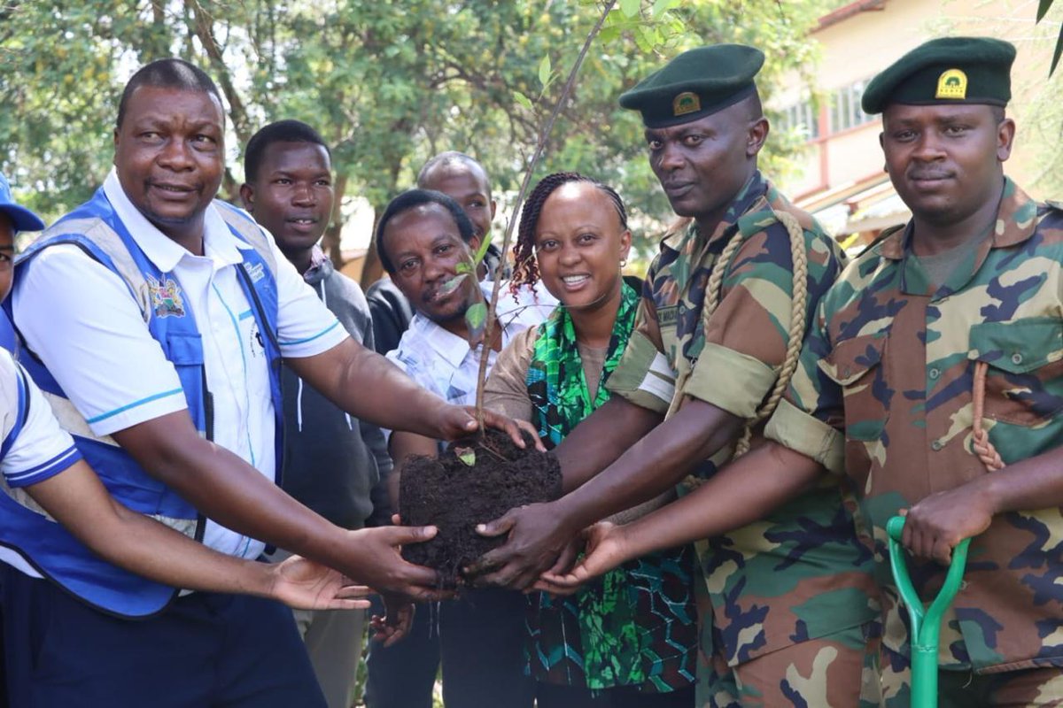TardaKE's tweet photo. 🌱 16,000 TREES. 32 SCHOOLS. ONE MISSION.

1: We’re still energized from last weekend’s inspiring tree planting event at Mang’u High School where youth, institutions, and partners came together to champion environmental conservation &amp; climate action! #TreeGrowingKE #ClimateAction https://t.co/N0I8Ox3po3