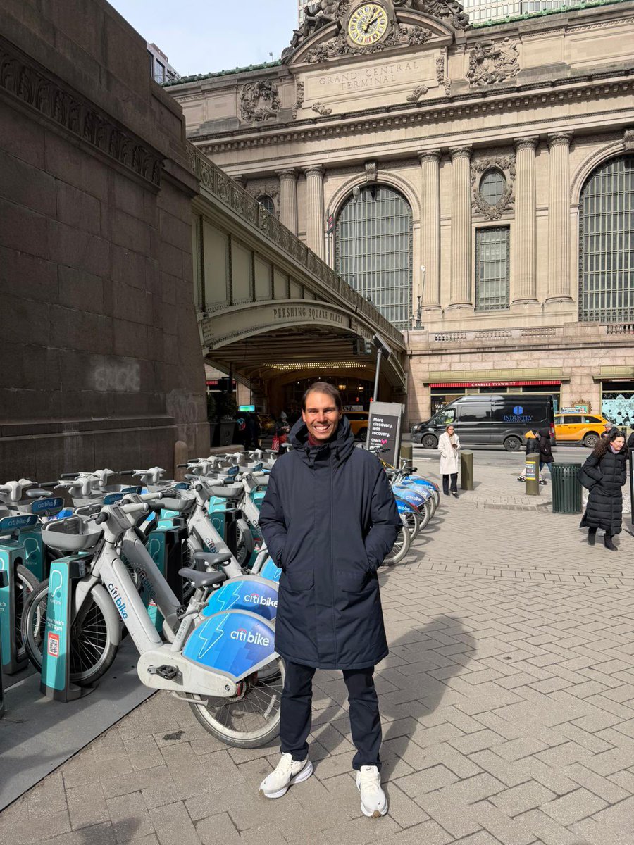 Working days in New York, but managed to find some time for a bit of sightseeing… finally! 😄

Very different weather compared to the <a href="/usopen/">US Open Tennis</a> 🧣🧤❄️😅