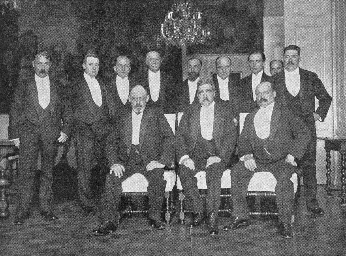 svenskhistoria's tweet photo. Den 10 mars 1920 bildade Hjalmar Branting den första helt socialdemokratiska regeringen. #svpol #dagensdatum https://t.co/NpFqNJ29cZ