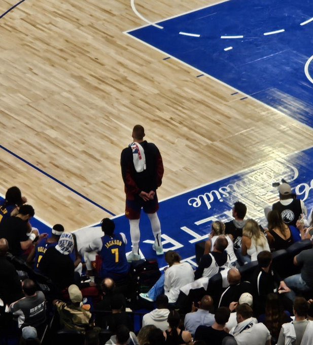 thrive alexrbot! tweet media