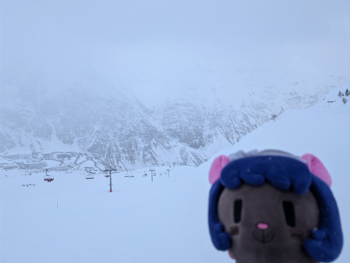 doctor4t_'s tweet photo. dawg look at this visibility we're never finding a yeti https://t.co/bFiLaMvLuD