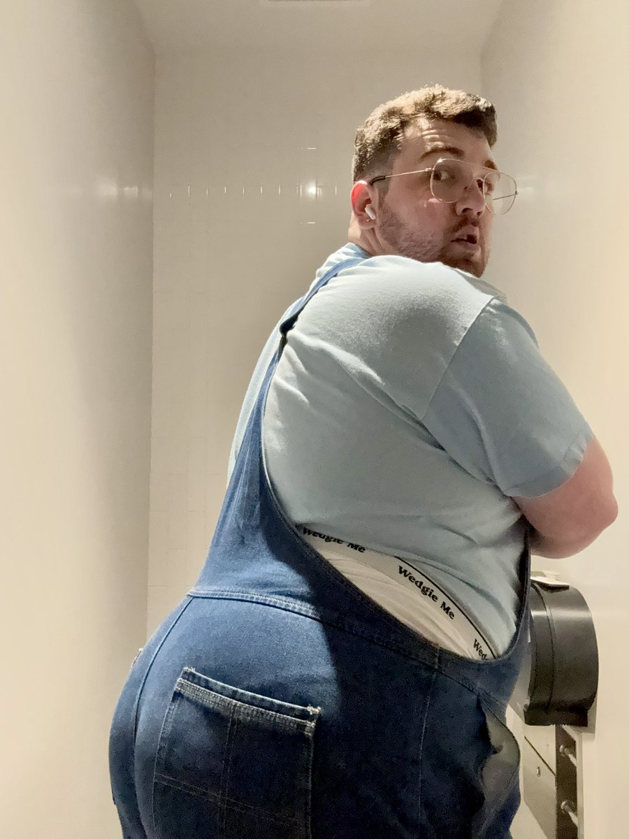 Pup Wedgie tweet media