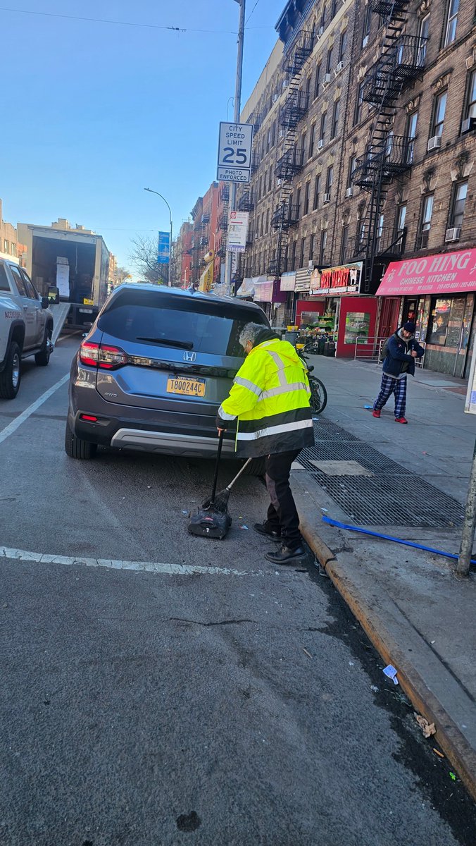 aceprogramsny's tweet photo. Oscar is out changing the bins and sweeping up the block along 138th Street in Council Member Encarnacion’s district so the sidewalks stay clear for everyone. If you see him on his route, give him a wave!
#NYC #ACEworks #theBronx #CommunitySupport #NeighborhoodPride https://t.co/n9xJ2Oc1N0