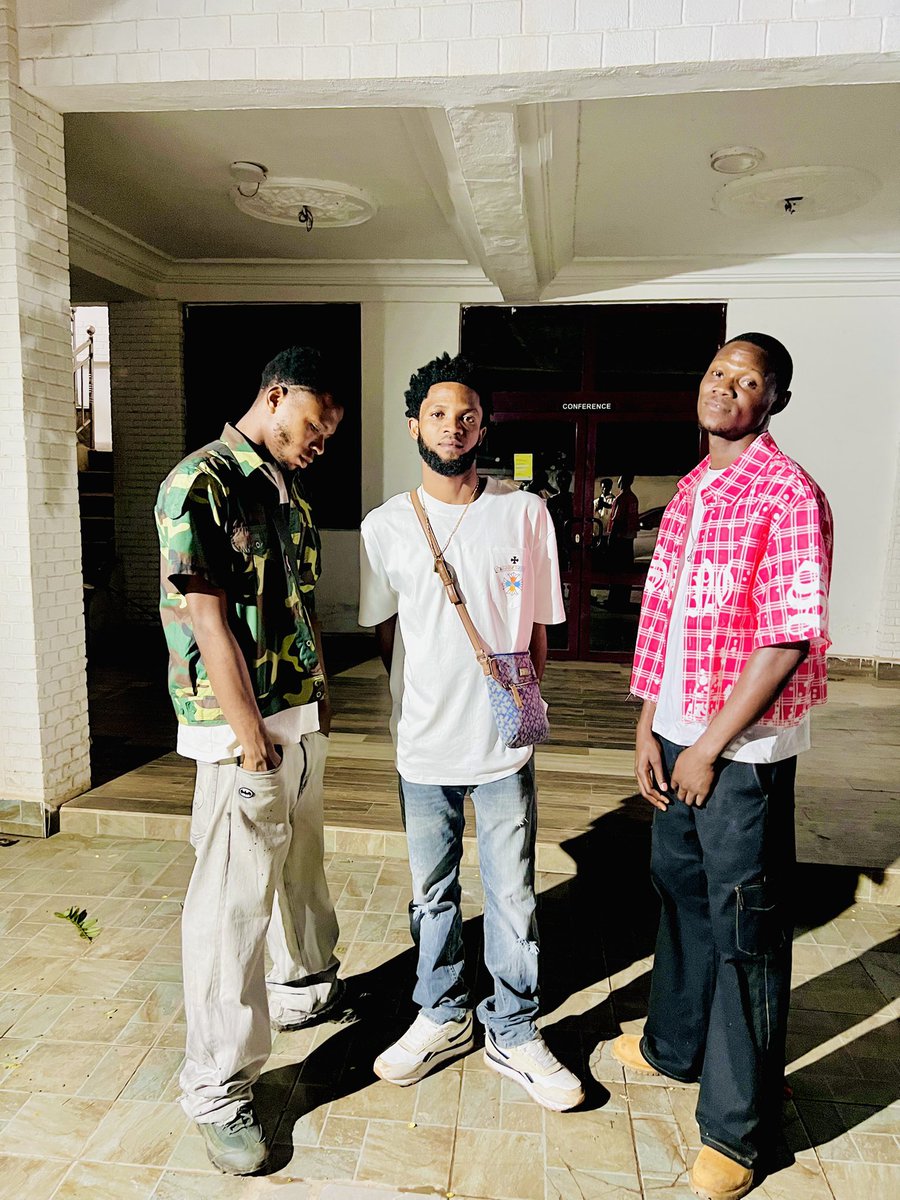 ERICLICS21's tweet photo. Concrete dreams and midnight schemes 🏙️🔥 https://t.co/hJUlvXfLxX