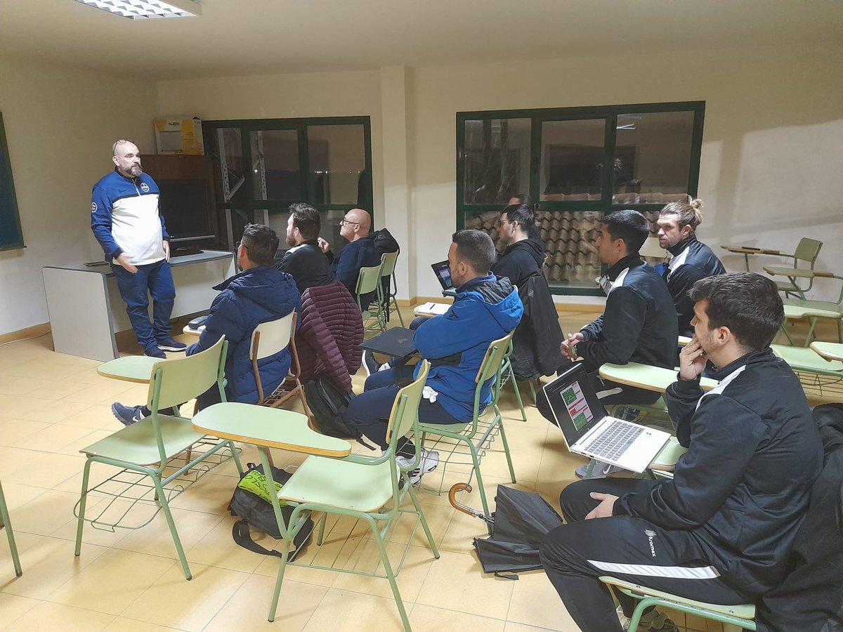 Comité y Escuela de Entrenadores de la RFFM tweet media