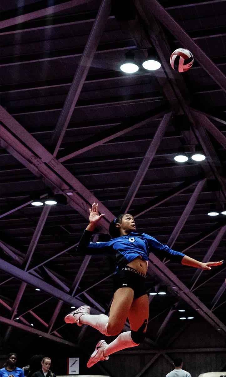 BigPlayPey2029's tweet image. In the ZONE 🤾🏽‍♀️🏐✈️
•
•
•
📸: @matts.photography__ 
#TripleCrown 
#TAV15Black 
#2029 #OH 

@TAVVolleyball @PrepDig @VBAdrenaline @PrepVolleyball @Nike @TCVolleyball @usavolleyball