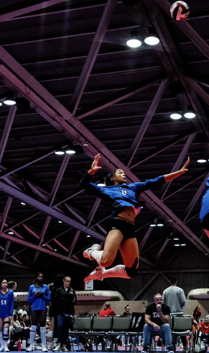 BigPlayPey2029's tweet image. In the ZONE 🤾🏽‍♀️🏐✈️
•
•
•
📸: @matts.photography__ 
#TripleCrown 
#TAV15Black 
#2029 #OH 

@TAVVolleyball @PrepDig @VBAdrenaline @PrepVolleyball @Nike @TCVolleyball @usavolleyball