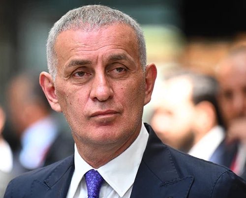 Ferhat Gündoğdu ;

- Hakemlerin hakkında şikayetçi olduğu iddiaları var 

İbrahim Hacıısmanoğlu ;

- Göreve geldiğinden beri ülke futbolunda yaşanmayan rezillik kalmadı, malum camiaya kol kanat gerdi

YETER ARTIK İSTİFA ‼️

 #KayıtlarNeredeTFF