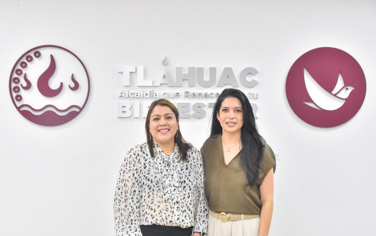 bereheca's tweet photo. Me reuní con la Presidenta del INFO CDMX para revisar cómo seguimos fortaleciendo la transparencia en nuestra alcaldía. Que la información sea clara y accesible también es una forma de respetar a la gente. Cuando el gobierno abre las puertas y explica cómo se toman las decisiones, la confianza se construye de frente. En Tláhuac juntas y juntos lo estamos logrando.