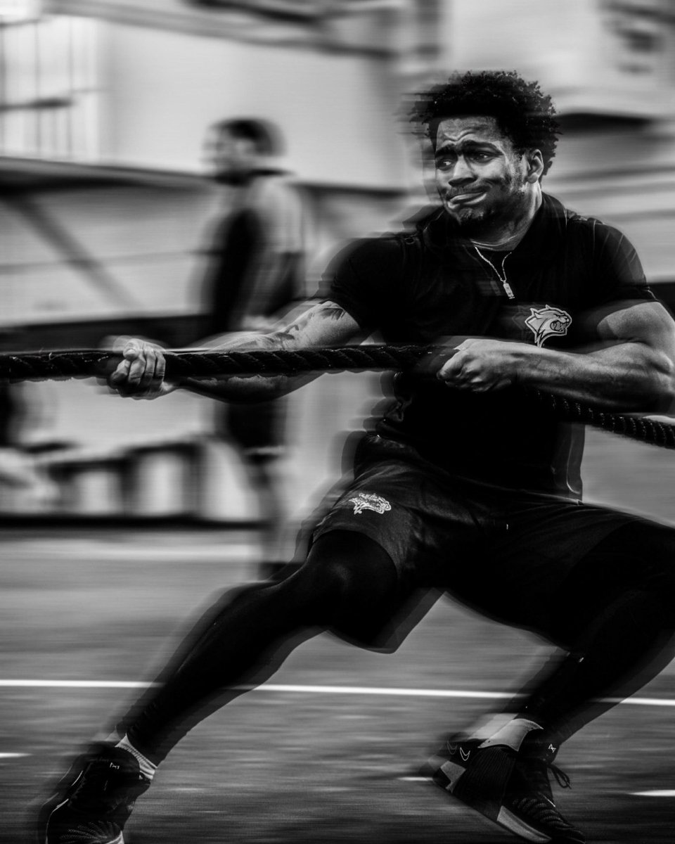 New Hampshire Football tweet media