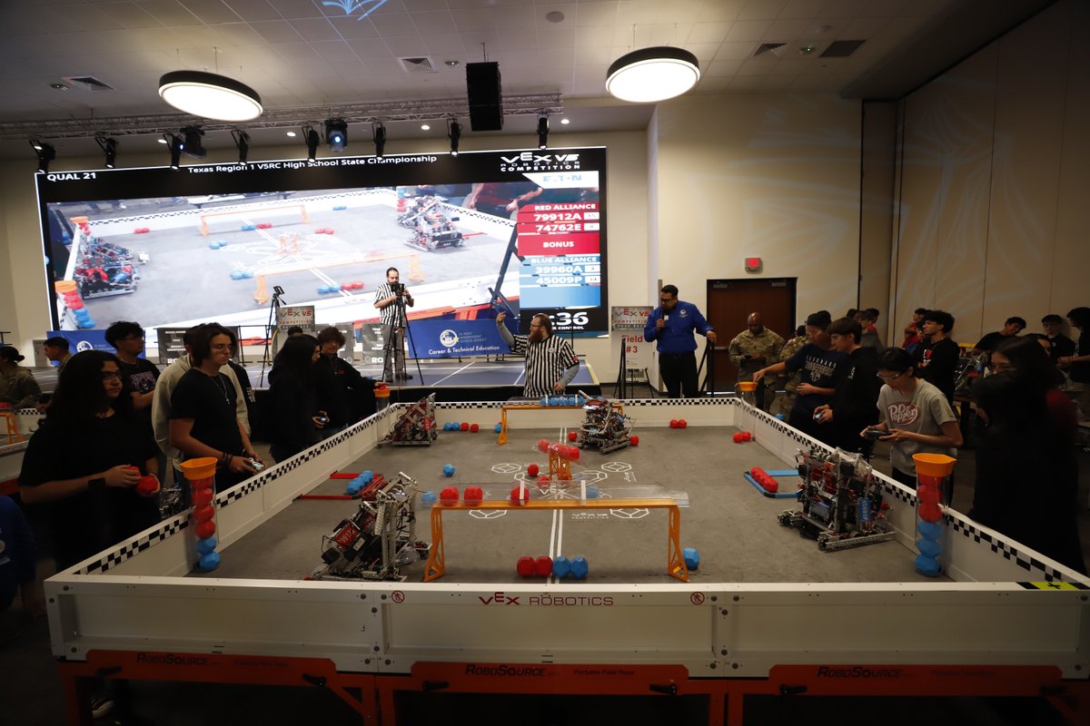 ELPASO_ISD's tweet photo. Robots Ready, Game On! 🤖🏆

Our students made moves at the Texas Region I V5RC High School State Championship, where 36 teams put their driving, autonomous, and engineering design skills to the test! 🌟 https://t.co/4iu6nru1T1