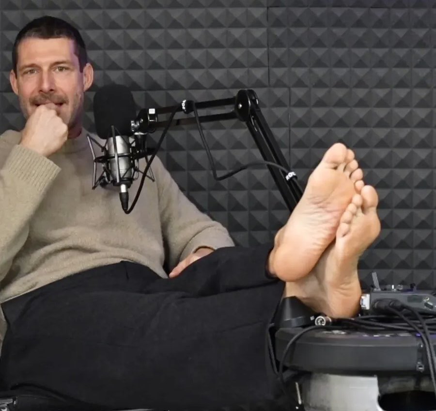 Male Feet 👣 tweet media
