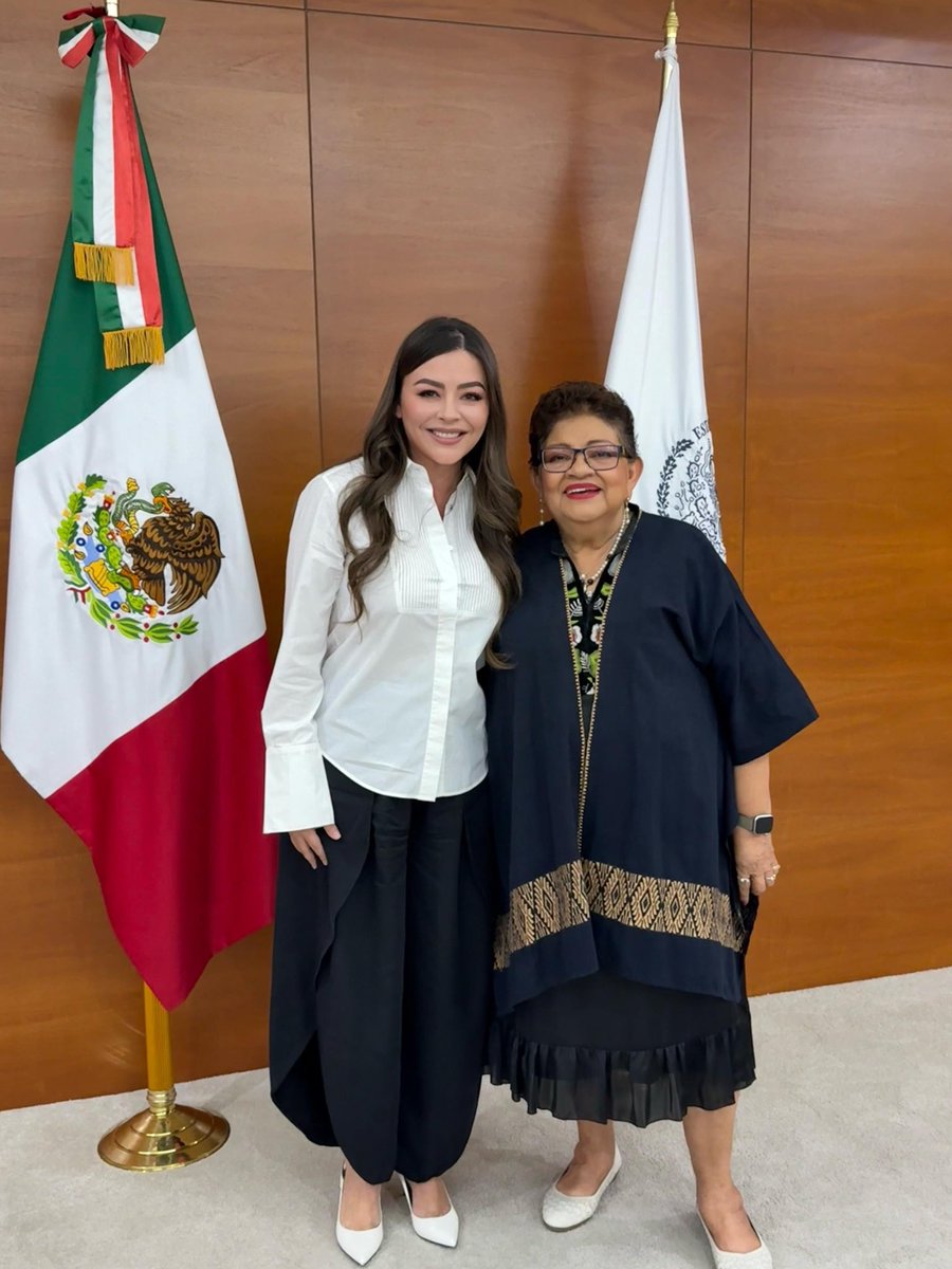 sasildeleon's tweet photo. Fue un verdadero placer reunirme con @ErnestinaGodoy_ , una mujer a quien admiro profundamente por su gran trayectoria y, sobre todo, por haber hecho historia al convertirse en la primera en asumir la titularidad de la Fiscalía General de la República. https://t.co/uy3emSG7o0